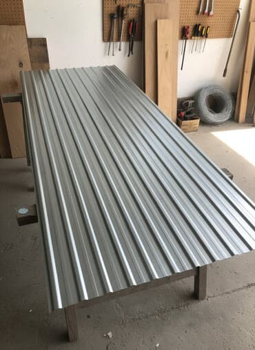 листы для крыши: Профнастил оцинкованный - Материал: оцинкованная сталь. - Профиль — 1