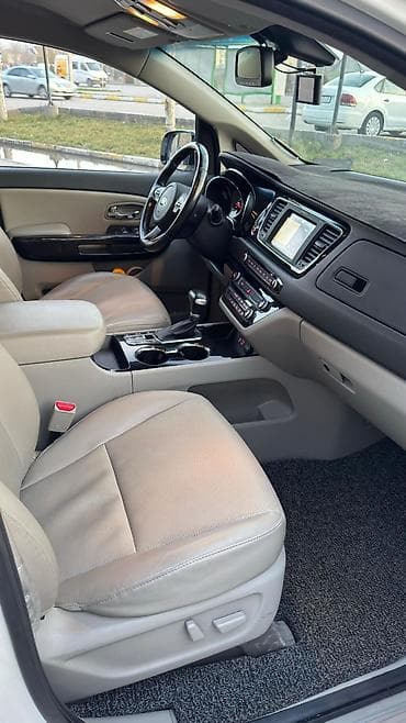 b class: Kia Carnival: 2019 г., 2.2 л, Автомат, Дизель, Минивэн — 6