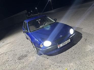 ux lexus: Toyota Corolla: 1998 г., Механика, Седан — 1