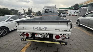 болоны: Kia Bongo 3 — компактный бортовой грузовик с двухместной кабиной и — 5