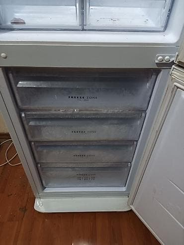 a 32: Холодильник двухкамерный с нижней морозильной камерой. 2х метровый — 2
