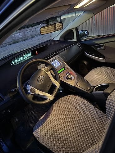 на 211: Toyota Prius: 2015 г., 1.8 л, Автомат, Гибрид, Хэтчбэк — 10