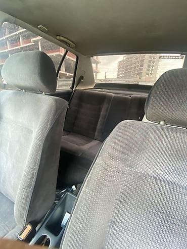 Продажа авто: Volkswagen Vento: 1992 г., 1.8 л, Механика, Бензин, Седан — 4