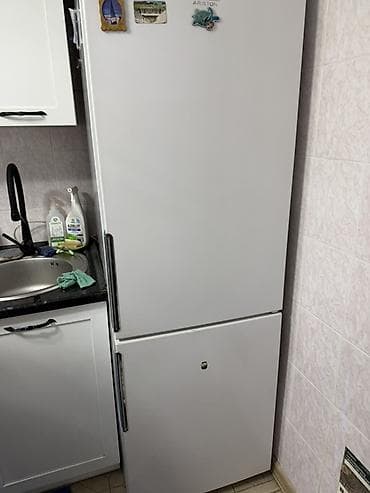 Холодильник Hotpoint Ariston, Двухкамерный