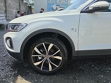 Продажа авто: Volkswagen T-Roc: 2026 г., 1.4 л, Робот, Бензин, Внедорожник — 4