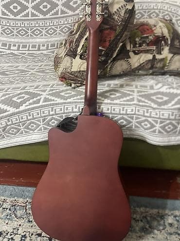 12 струн: Акустическая гитара с вырезом (дредноут) В — 3