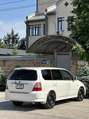 camry 2 2: Honda Odyssey: 2001 г., 2.3 л, Автомат, Бензин, Минивэн — 4
