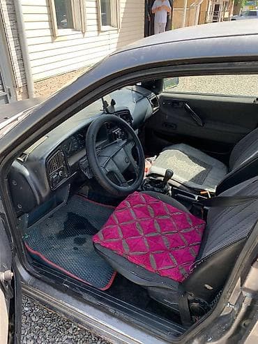 Volkswagen Passat: 1990 г., 1.8 л, Кол менен иштөөчү, Бензин, Седан — 6