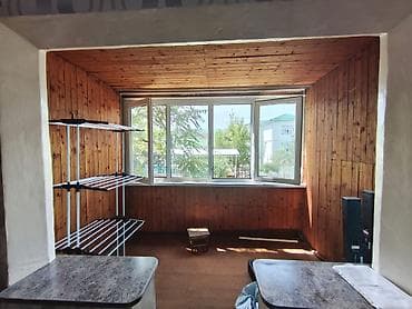 лоджия: 2 комнаты, 42 м², 3 мкр 104 серия, 3 этаж, Требуется ремонт — 2