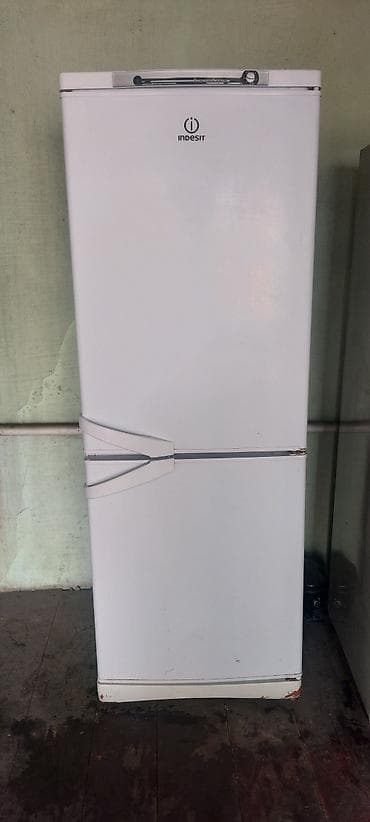 вентилятор навесной: Холодильник Indesit, Двухкамерный, De frost (капельный) — 1