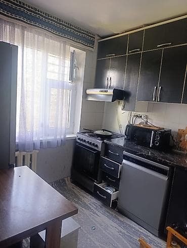 праститутка манас: 3 комнаты, 58 м², 104 серия, 4 этаж — 4