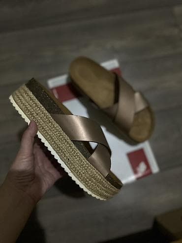 Женские сабо/шлёпы на платформе - Дизайн: перекрещенные ремни - Цвет