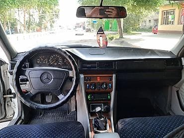 td 05: Mercedes-Benz W124: 1994 г., 2 л, Механика, Бензин, Седан — 8
