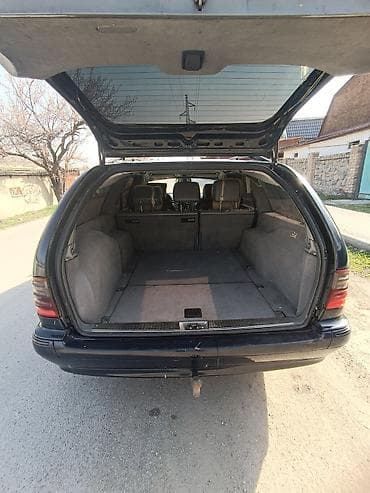 man tgx: Mercedes-Benz E-Class: 2002 г., Автомат, Универсал — 3