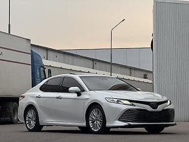 2017: Toyota Camry: 2017 г., Вариатор, Гибрид, Седан — 1