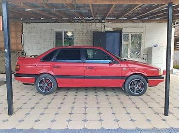 Volkswagen Passat: 1990 г., 1.8 л, Механика, Бензин, Седан — 3