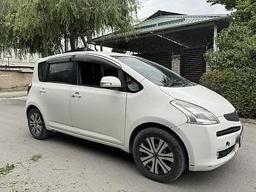 Toyota Ractis: 2005 г., 1.5 л, Автомат, Бензин, Минивэн — 7
