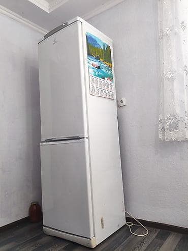 s 70: Холодильник Indesit, Двухкамерный, 60 * 196 * 55 — 4
