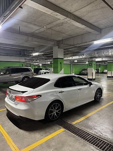 Продажа авто: Toyota Camry: 2019 г., Гибрид — 3