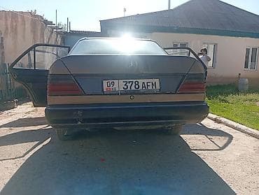 Mercedes-Benz E-Class: 1989 г., 2 л, Механика, Бензин, Седан — 1