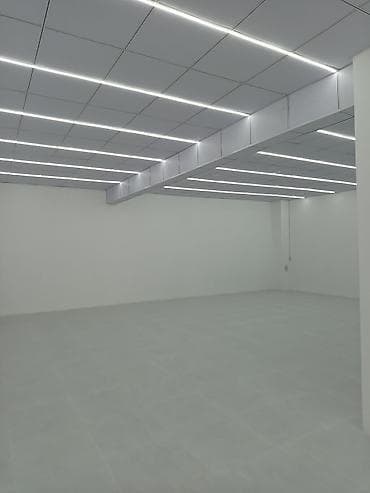 сдаю шоурум: Сдается в аренду торговое/офисное помещение с витражным фасадом. - — 4