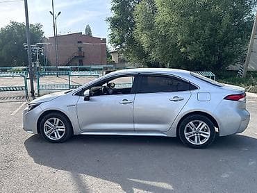 corolla: Toyota Corolla: 2020 г., 1.8 л, Вариатор, Гибрид, Седан — 3