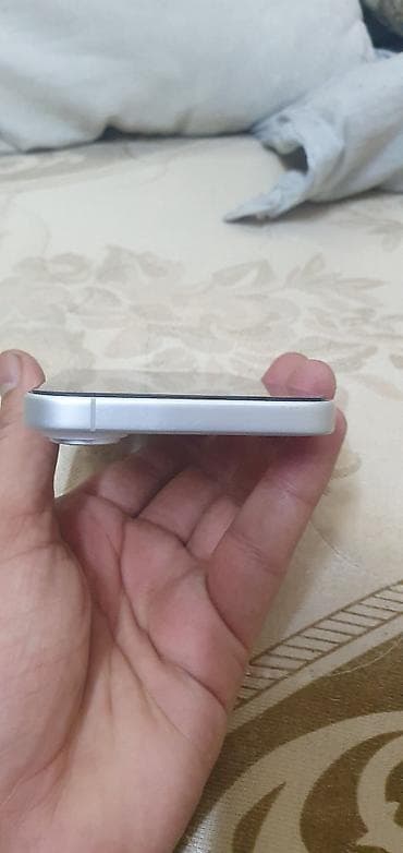 google pixel 9: IPhone 16, Б/у, 128 ГБ, Белый, Чехол, Кабель, 92 % — 4