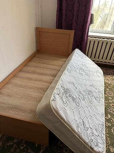кровать одинарный: Односпальная кровать с матрасом. - Размер спального места — 3