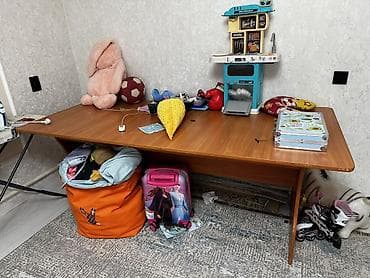 study table: Большой прямоугольный стол из ЛДСП в тёплом древесном оттенке (под — 2