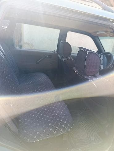 авто наклейка: Volkswagen Passat: 1988 г., 1.8 л, Механика, Бензин, Универсал — 3