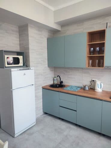 дом в центре бишкека: 1 комната, Постельное белье, Кондиционер, Бытовая техника — 3