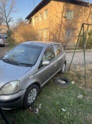 срочно продаю в связи с переездом: Toyota Vitz: 2002 г., 1.3 л, Автомат, Бензин — 1