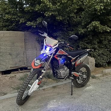 Мотоциклы: Эндуро 250 куб. см, Бензин, Взрослый, Б/у — 2