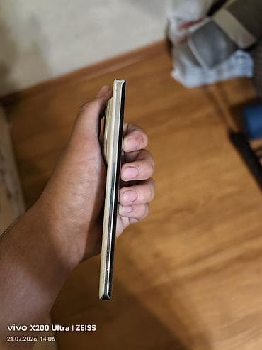 Realme GT5 Pro, Б/у, 256 ГБ, цвет - Бежевый, 2 SIM — 3