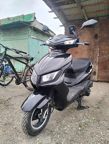 Тип скутера 125 куб. см, Бензин