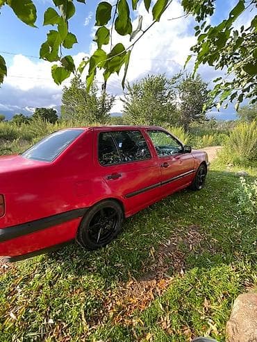 авто кж: Volkswagen Vento: 1992 г., 1.8 л, Механика, Бензин, Седан — 4