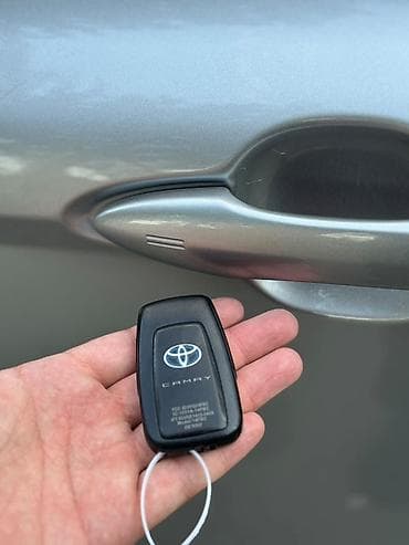 Продажа авто: Toyota Camry: 2020 г., 2.5 л, Автомат, Гибрид, Седан — 7