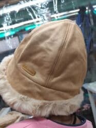 шапку вязаная: Шапке, Кулактары менен, Жүн, Кыш, Калканчысы менен, Ири токулган, Кулактары менен — 1