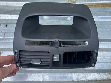 запчасти на тойота калдина в бишкеке: Центральная консоль Toyota 2005 г., Б/у, Оригинал, Япония — 1