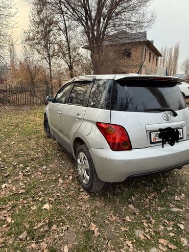 авто из германии в бишкек: Компактный 5‑дверный хэтчбек/минивэн серебристого цвета. Практичный — 2