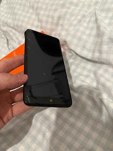 Техника и электроника: Redmi, Redmi 6A, Б/у, 16 ГБ, цвет - Черный, 2 SIM — 2