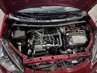mini coper: Toyota Prius C: 2016 г., 1.5 л, Автомат, Гибрид, Хэтчбэк — 6
