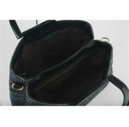 сумка ручной работы из натуральной кожи: Продаю трендовую плетеную сумочку (23×33 см). Материал - полиамид и — 2