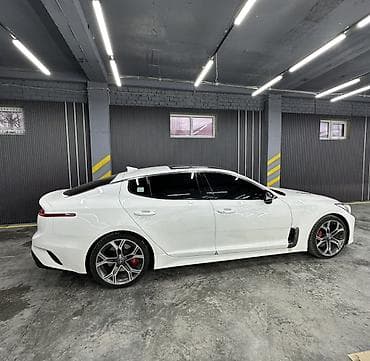 kia sporteig: Kia Stinger: 2017 г., 3.3 л, Автомат, Бензин, Фастбек — 3