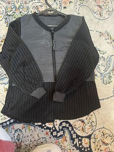 шорты спортивный: Женская блузка-кардиган с застёжкой на пуговицы спереди. - Свободный — 3