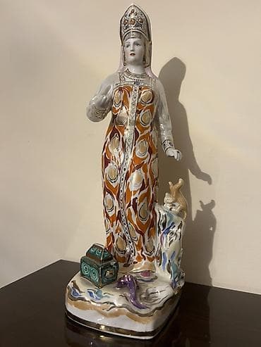 Скульптура «Дары хозяйки Медной горы» СССР, Дулевский фарфоровый завод