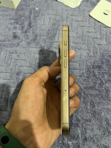 телефон айфон 16 про: IPhone 16 Pro, Б/у, 256 ГБ, Золотой, Защитное стекло, Коробка, 89 % — 1