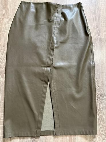 ZARA: юбка из эко‑кожи Юбка: - Модель миди с асимметричной планкой и — 1