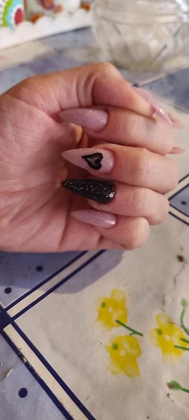 Маникюр и наращивание ногтей,покрытие шелак - Формы: миндаль