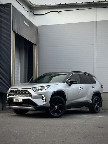 Toyota RAV4: 2021 г., 2.5 л, Автомат, Гибрид, Кроссовер